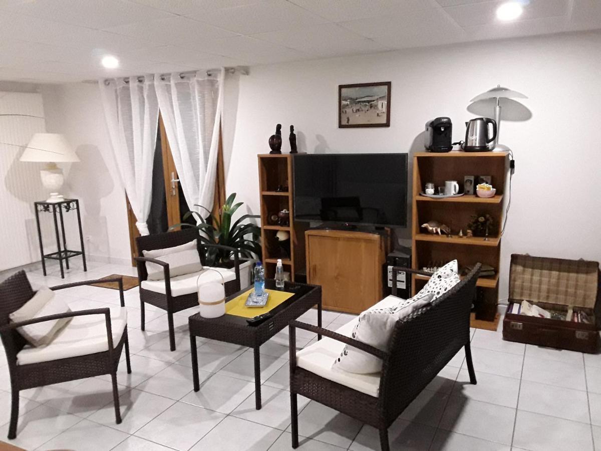 Hauteurs De Vichy Homestay *